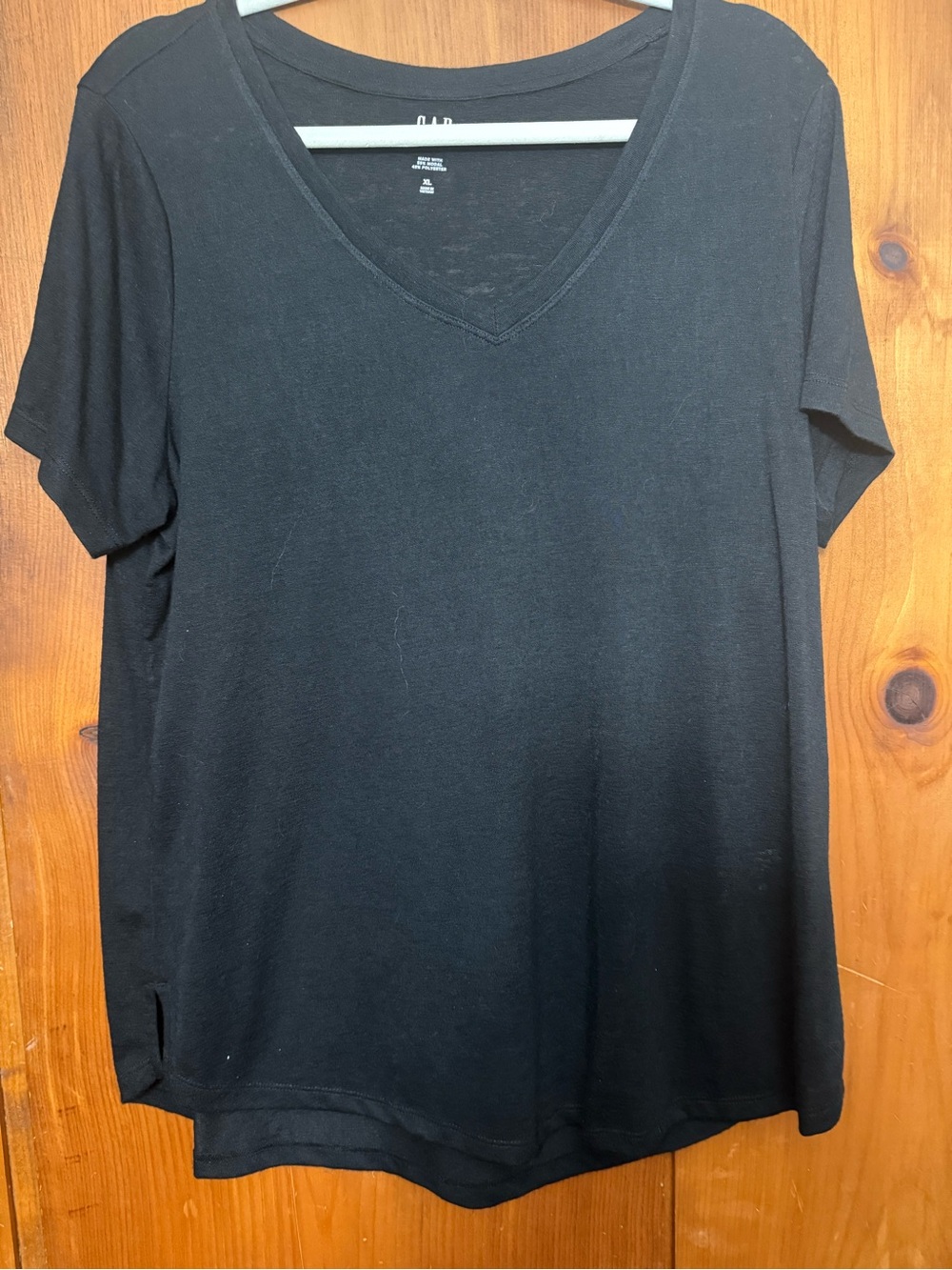 GAP Black V-Neck Tee